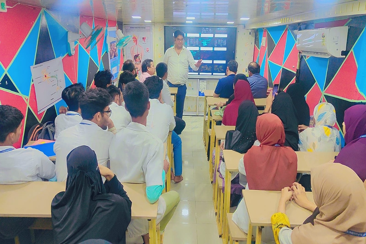 Modern classroom lecture hall Suvidya Institute Govandi